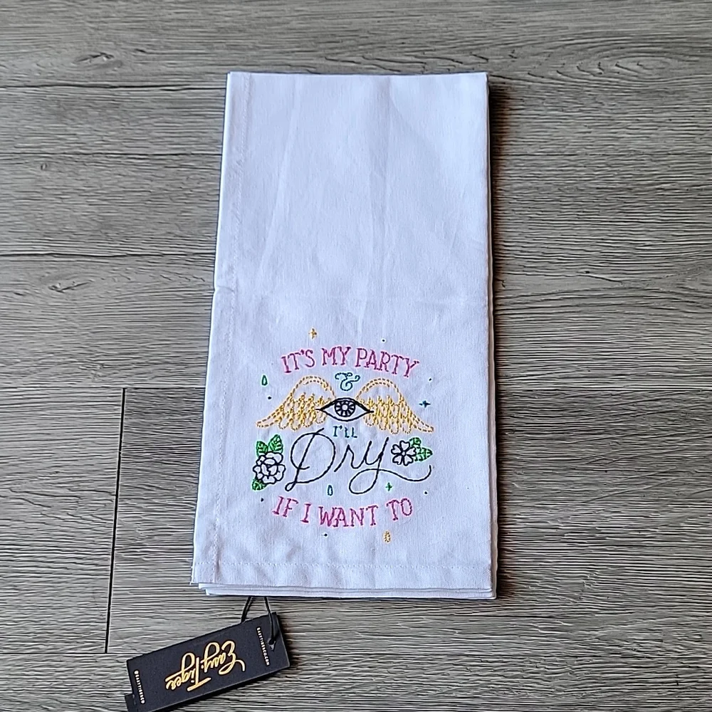NWT Set Of 2 Easy, Tiger Embroidered Dish Towels